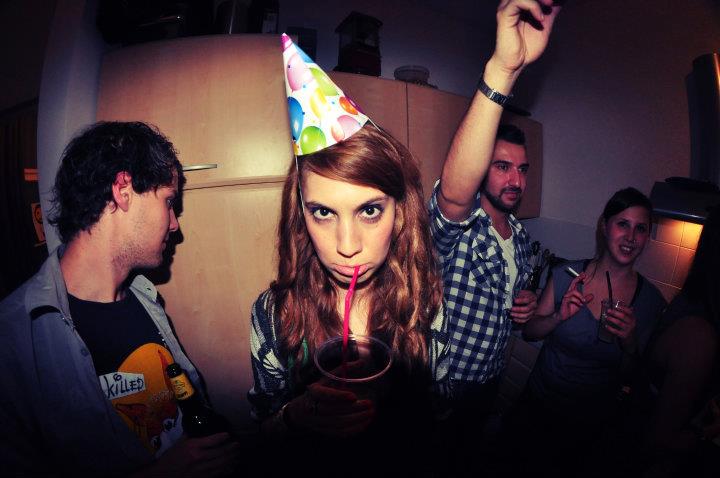 Der traurige Partygast.